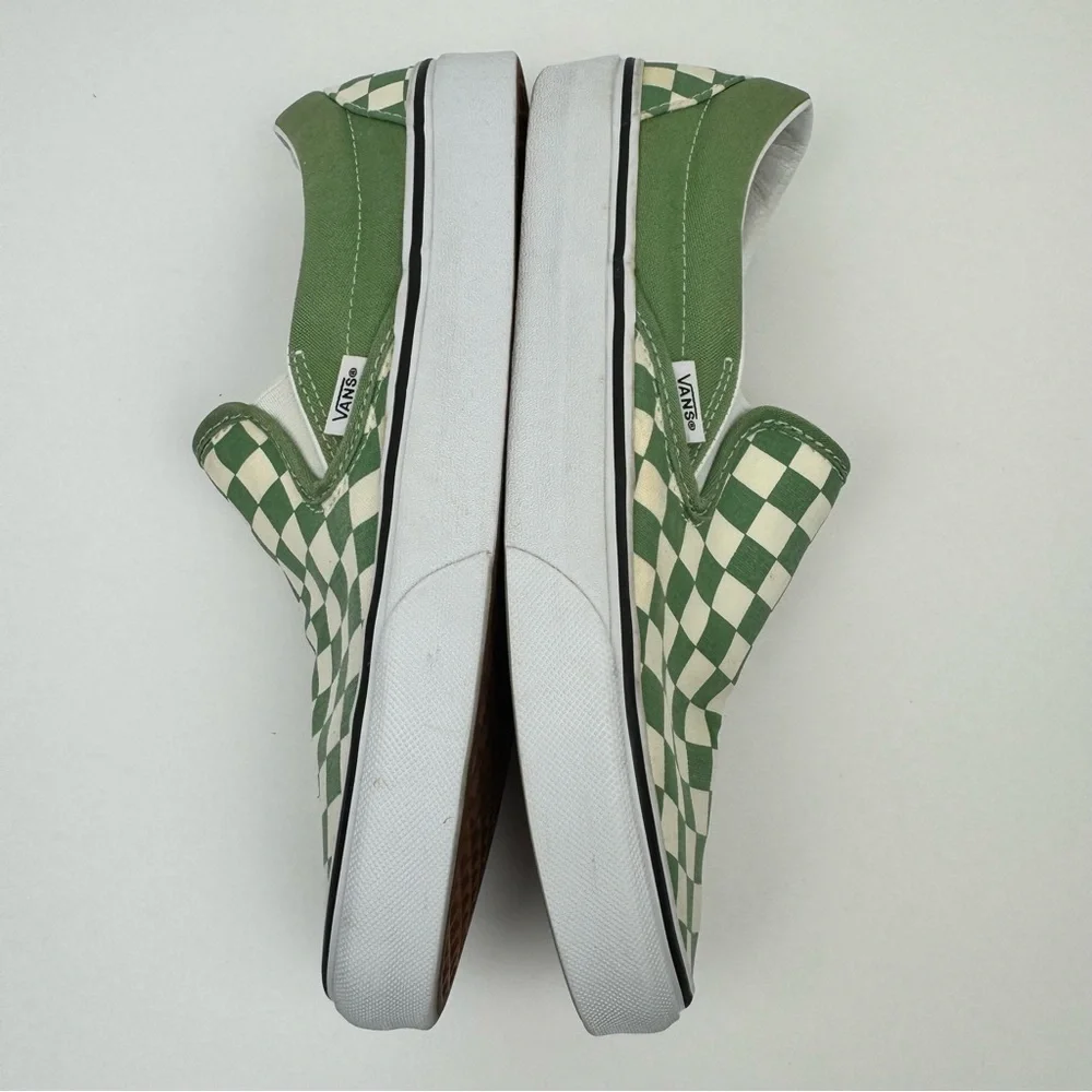 Vans Unisex Classic Slip-On’s. Green/ white. Men’s size 8.5, women’s size 10.